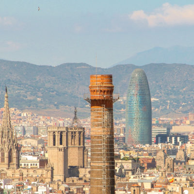 Barcelona, Torre Agbar y Catedral / Henrique Ferreira