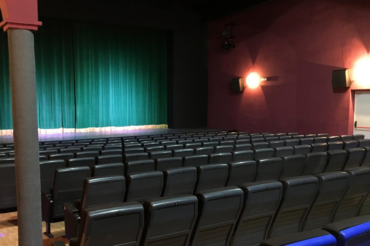 Pla general de la nova sala de cinema del Centre Parroquial de Sant Pere de Ribes / ACN