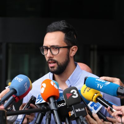 Josep Miquel Arenas, Valtònyc, durant l’atenció als mitjans després de comparèixer als jutjats de primera instància de Gant el 3 de setembre del 2018 / ACN