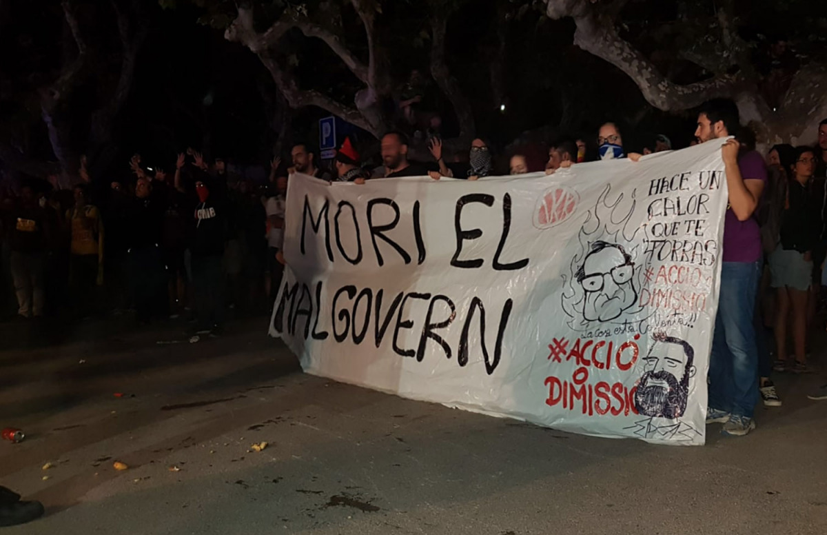 Manifestants republicans davant el Parlament