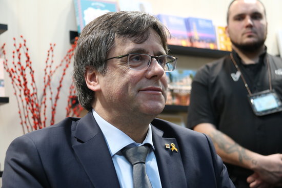 Carles Puigdemont, durant una firma de llibres a Brussel·les