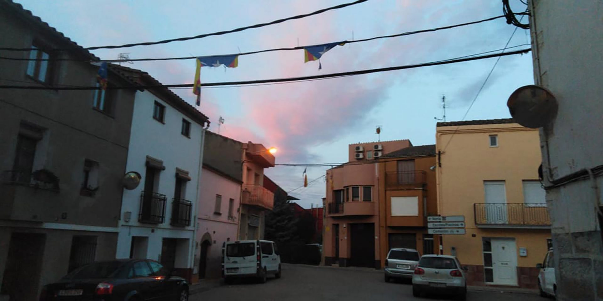 Encaputxats han arrencat estelades a Torrelameu/ Facebook @ajuntamenttorrelameu