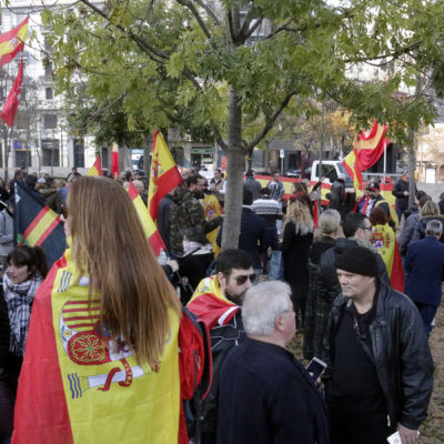 Un centenar de persones a la concentració organitzada per Borbonia per commemorar els 40 anys de la Constitució a Girona, el 6 de desembre del 2018