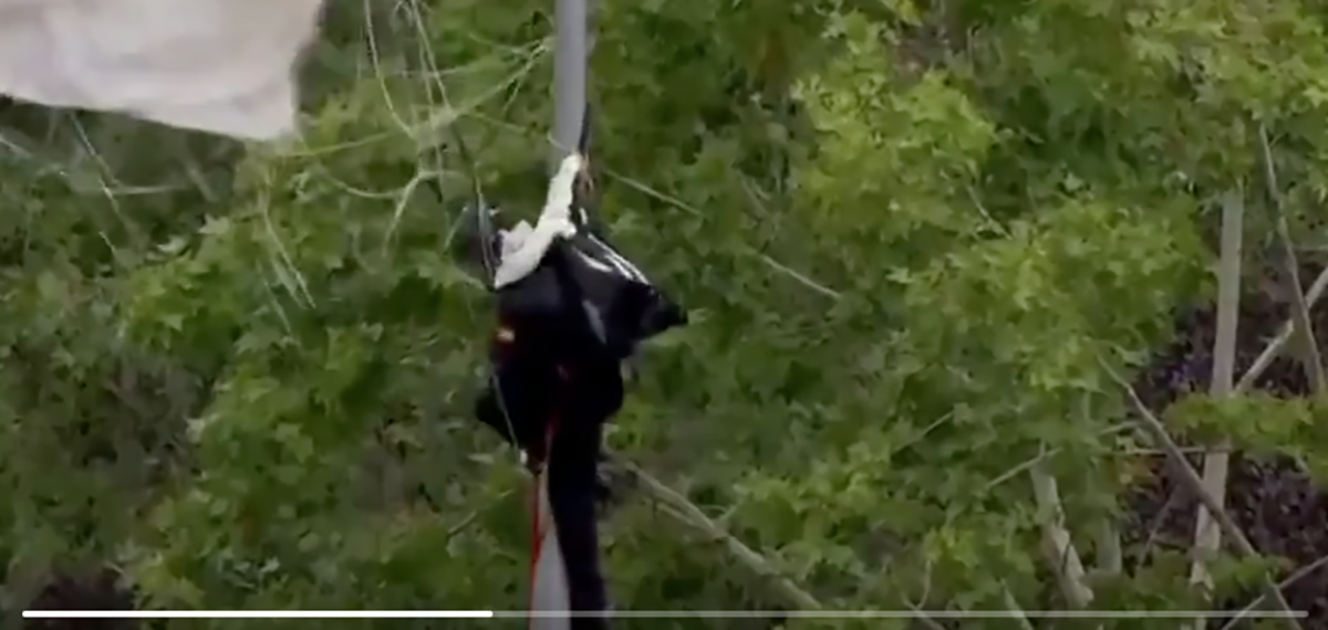 El militar que va quedar penjat d'un fanal el 12-O