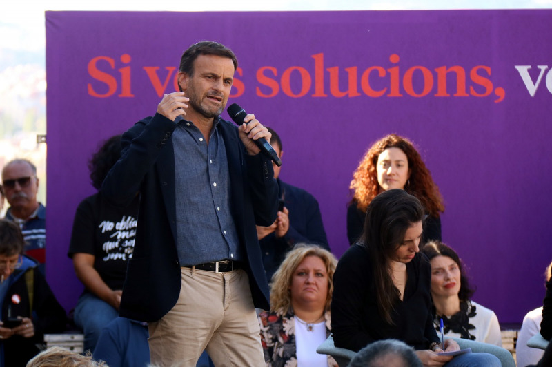 Jaume Asens en un acte de campanya electoral d'En Comú Podem a Santa Coloma de Gramenet