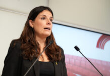 Junts acusa el Govern de ser còmplice de la persecució contra la llengua